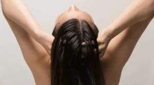 Moisture-the-hair-and-scalp